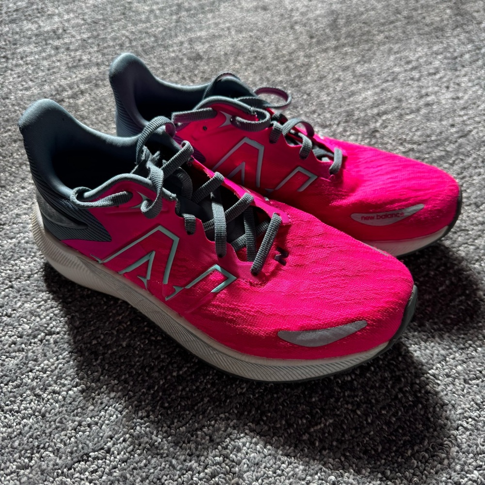 New Balance Women’s 6.5 Fuel Cell Propel v3 Running Shoes Pink Glo/Ocean Grey